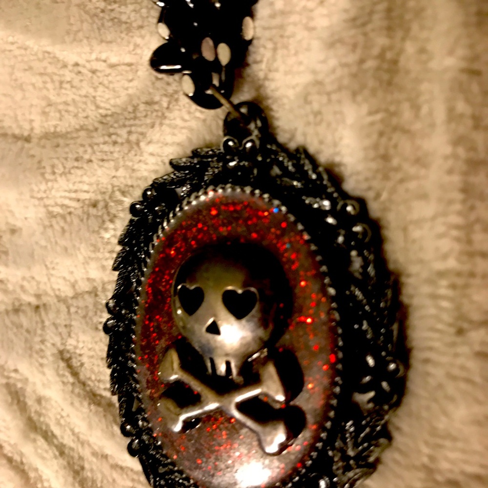 Gothic style black & red skull broach necklace